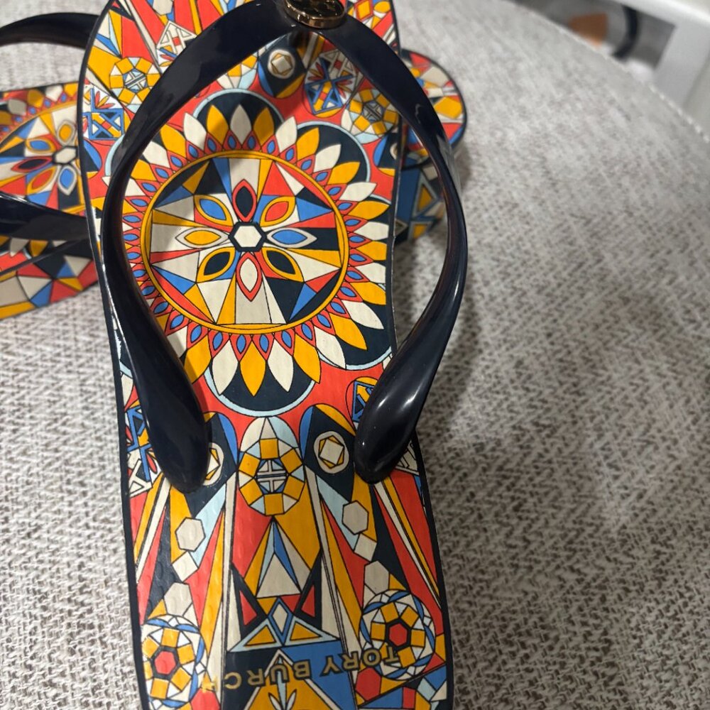 TORY BURCH PSYCHEDELIC GEO PATTERN WEDGE  SIZE 9 NEW - Picture 8 of 11